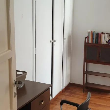 Apartment A Simple Old School In The Center Athens
